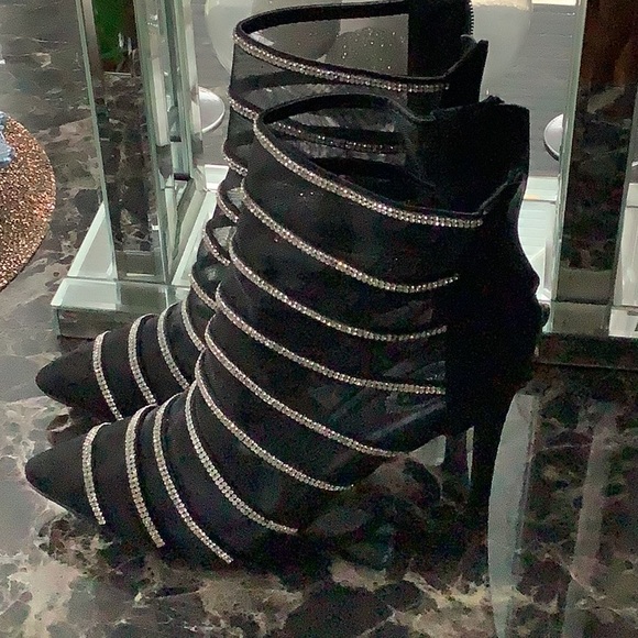 Shoes - Picture 2 of 4